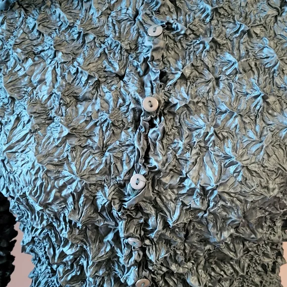 Tender Angel LLC Vintage 90s Green Button Up Popcor Polyester Blouse Small - Picture 8 of 10